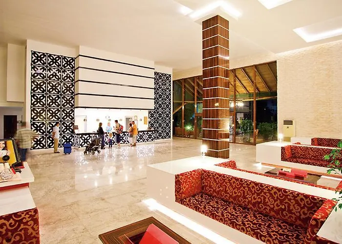 فندق Defne Dream 4*